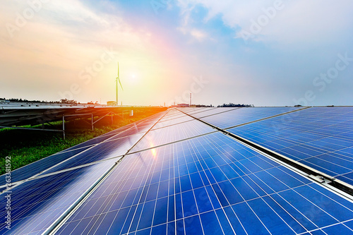 Photovoltaic panels on the sunrise © 一飞 黄