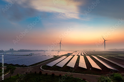 Leinwand Poster Before sunrise solar power plants