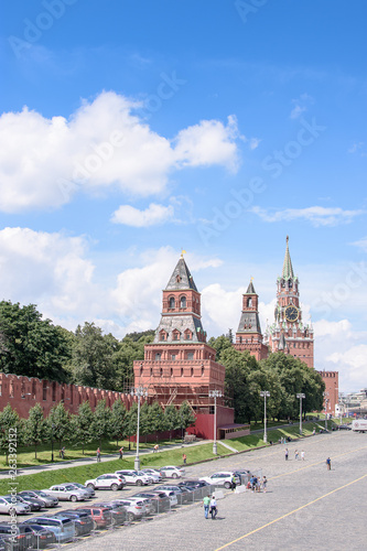 Fototapeta Naklejka Na Ścianę i Meble -  USSIA, MOSCOW - June 30, 2017:View of the Kremlin across the river, temples with golden domes
