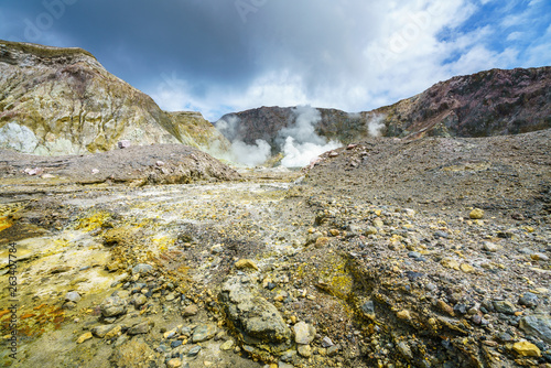 Smoke,volcanic crater,white island,new zealand 48 © Christian B.