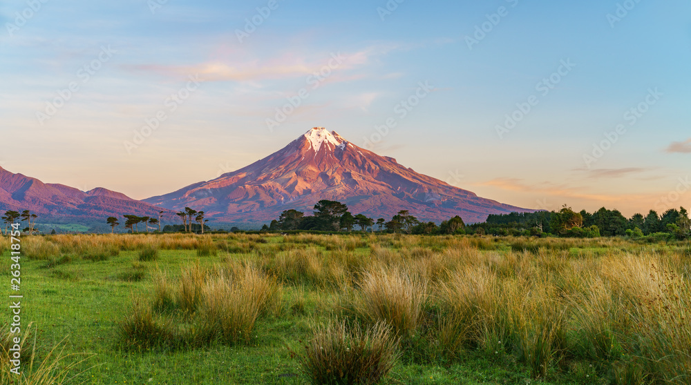 Fototapeta premium sunset at cone volcano mount taranaki, new zealand 5