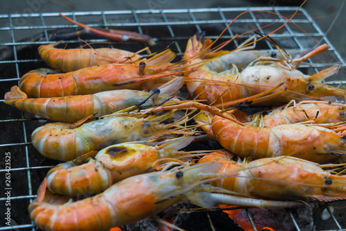 Big sea shrimp grilled on fire