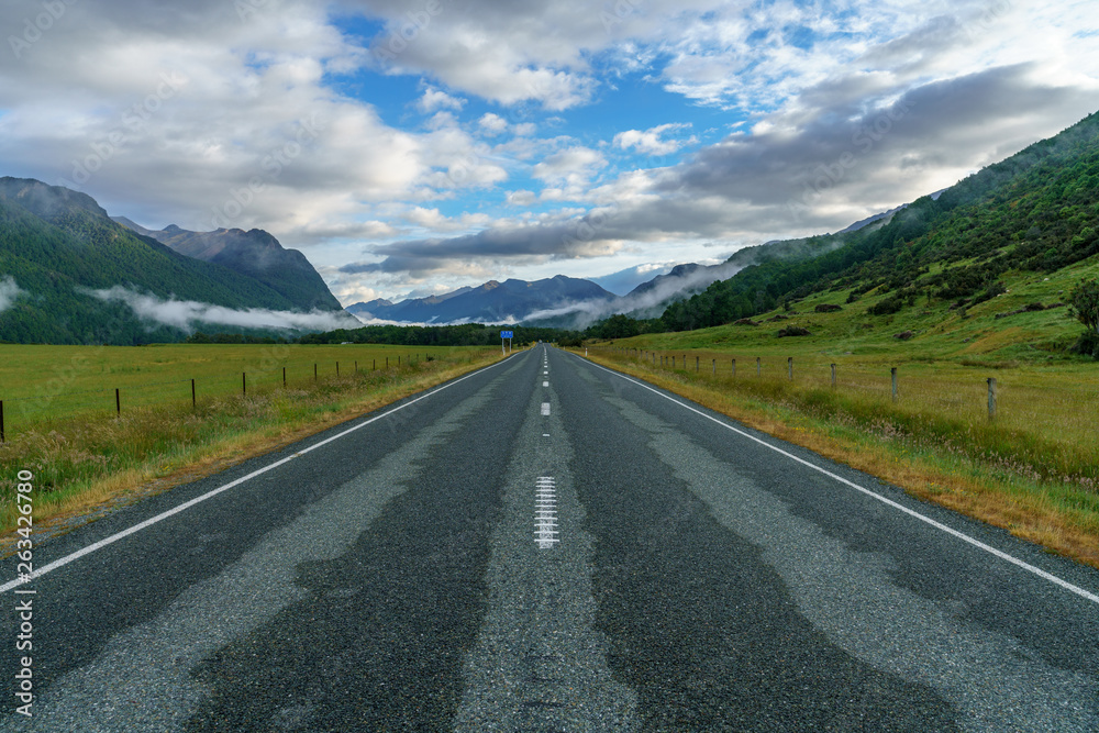 Naklejka premium on the road to milford sound, southland, new zealand 14