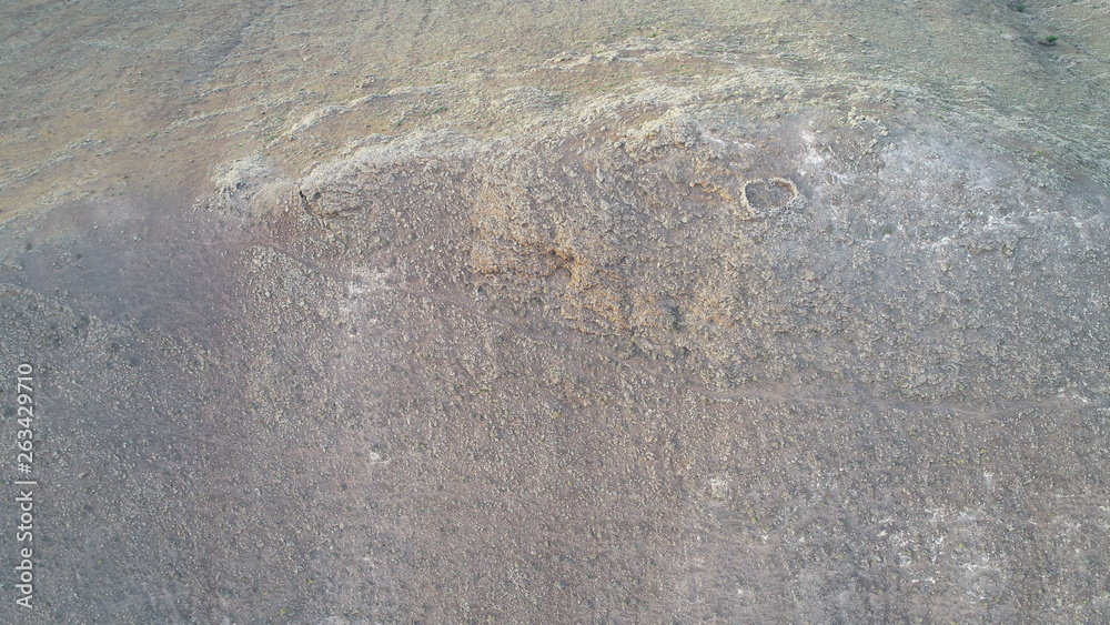 Obraz premium atardecer entre montañas y paisajes