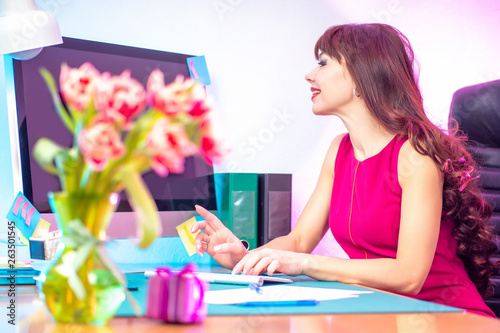 Busy office worker at the c...