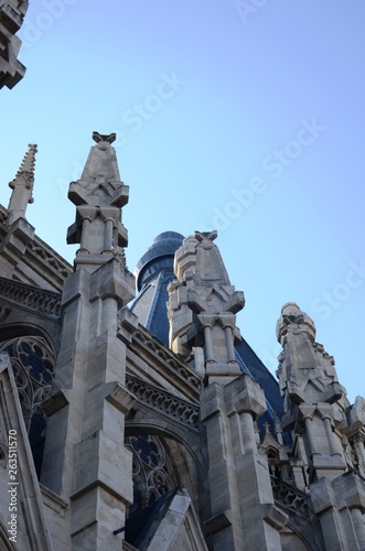   glise royale et paroissiale de Notre-Dame de Laeken  Bruxelles-Belgique 