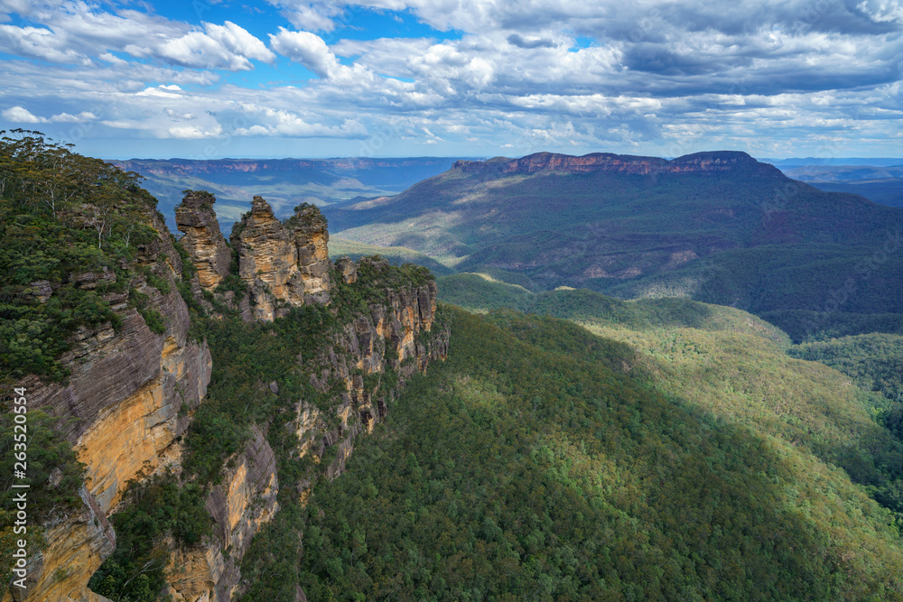 Naklejka premium three sisters in katoomba, blue mountains, australia 10
