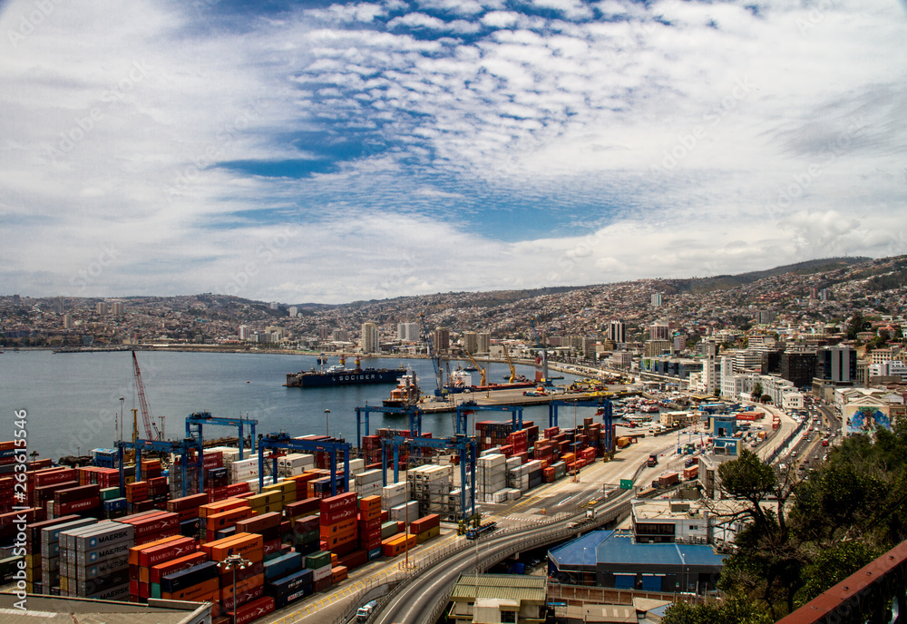 view of port of Viña