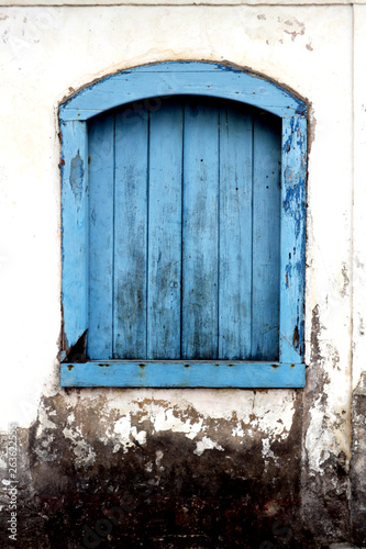 old wooden door in the wall © Carlos