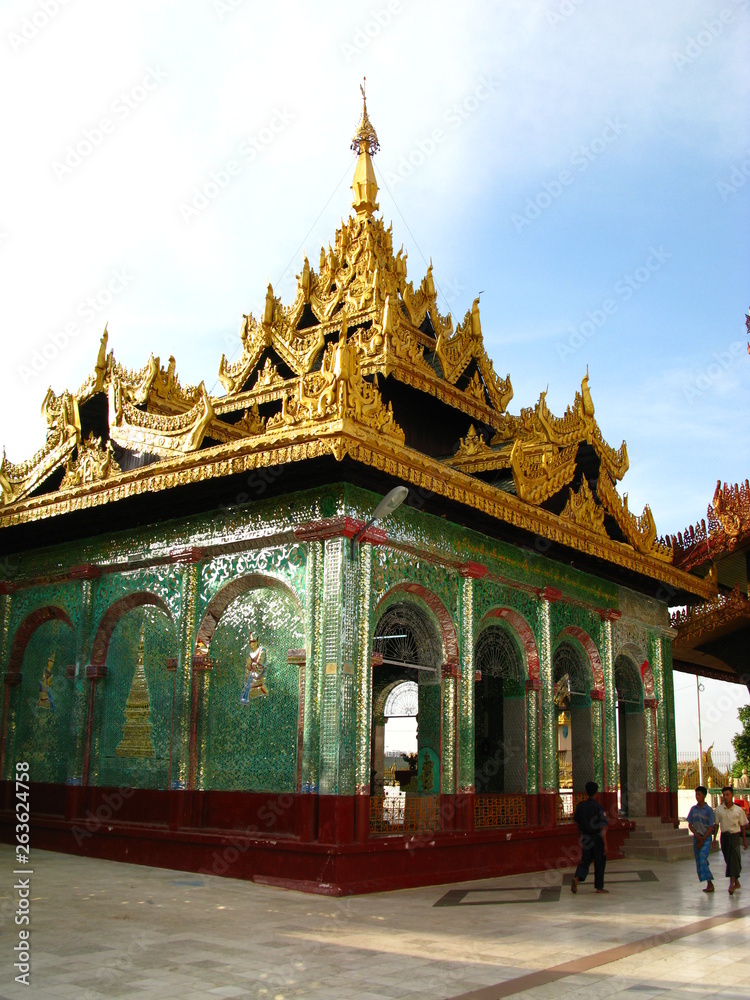 Fototapeta premium Shwedagon Pagoda, Yangon, Myanmar