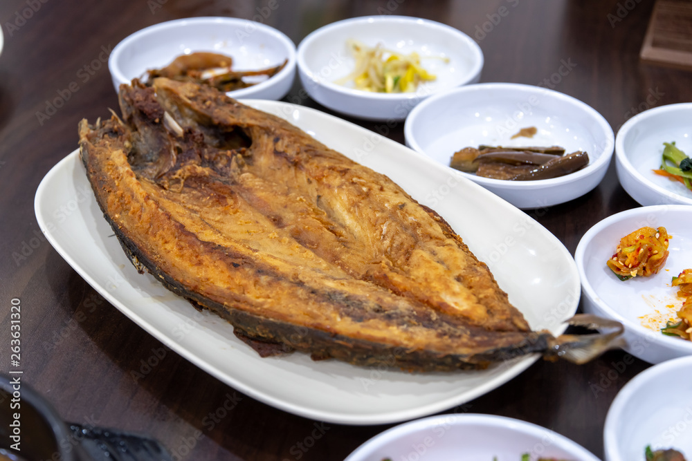 Korean style Grilled mackerel with side dish