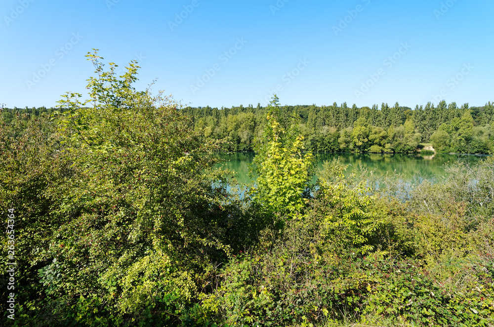 Samoreau lake in the French Gâtinais regional nature park