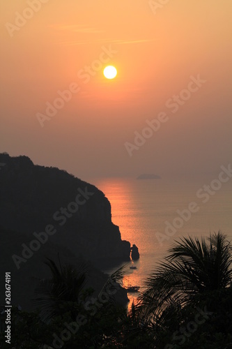 Wallpaper Mural sunset in the mountains Torontodigital.ca