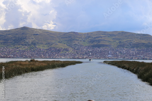 チチカカ湖　プーノ　ペルー
