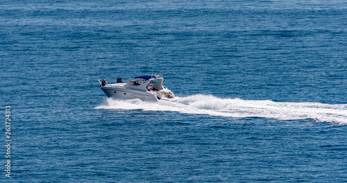 Motorboat in navigation © gigadesign