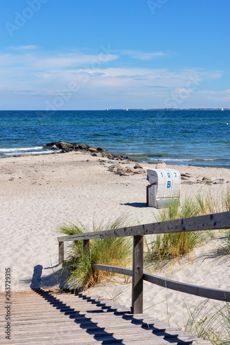 Fototapeta Naklejka Na Ścianę i Meble -  Treppe an den Strand in Heiligenhafen an der Ostsee, Schleswig-Holstein