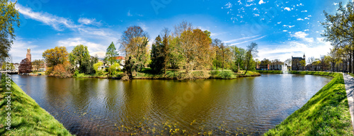 Foto Panorama of the beautiful nature along the canal in Zwolle, Netherlands