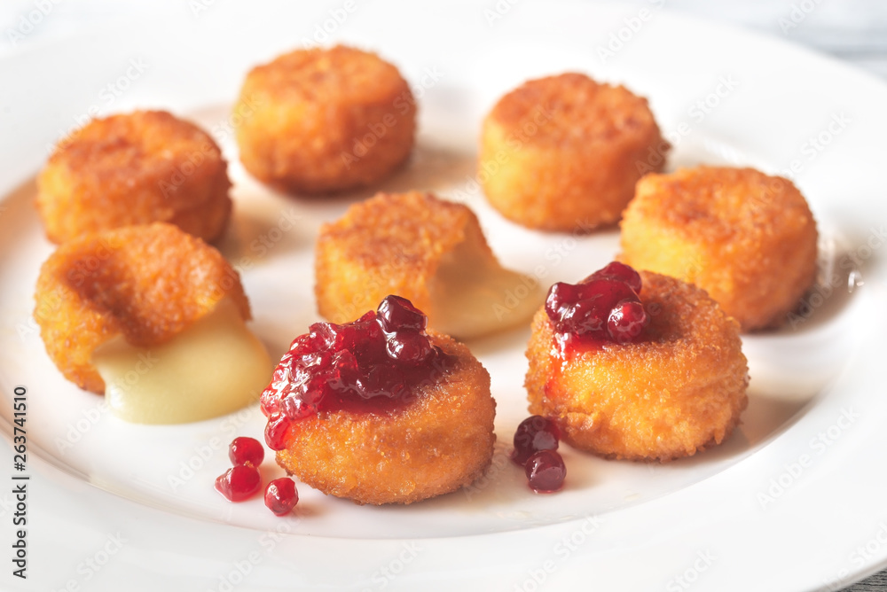 Camembert nuggets with cranberry sauce Camembert nuggets with cranberry sauce
