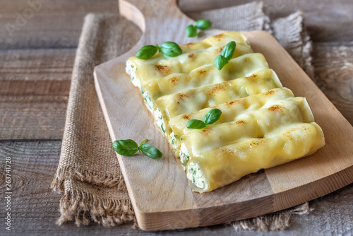 Cannelloni stuffed with ricotta