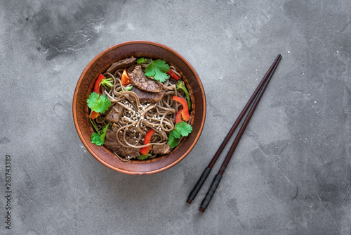 Stir fried soba and beef