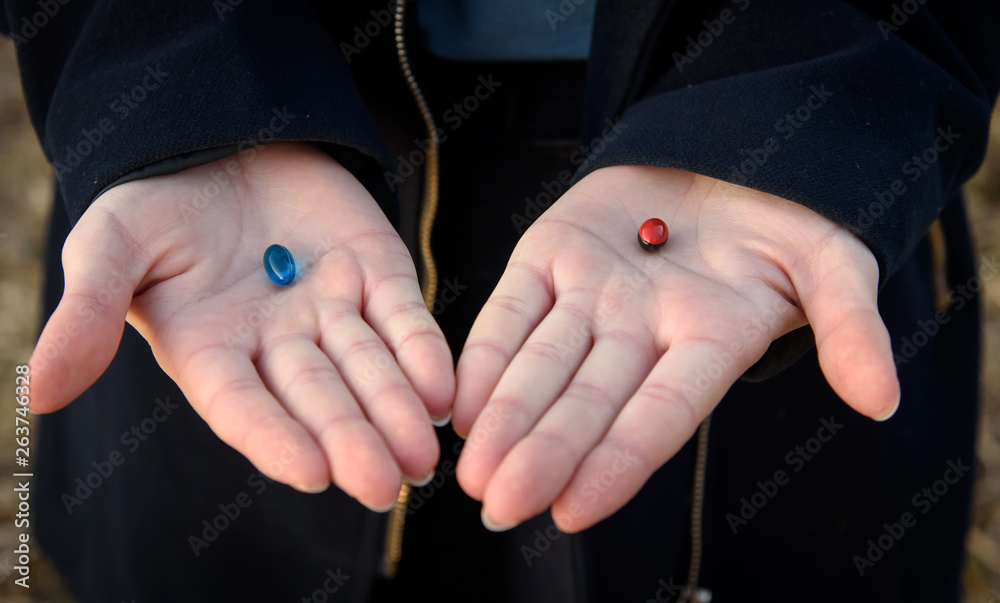 Kinderpaleis neem medicijnen oneerlijk Female hands are holding blue and red pills. Blue and red. Concept: make  your choice. Stock Photo | Adobe Stock