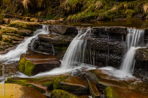 Fototapeta Naklejka Na Ścianę i Meble -  Saukin Ridge Waterfall, Peak District UK