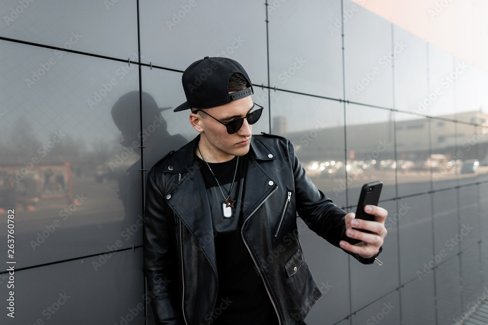 gray mirror sunglasses