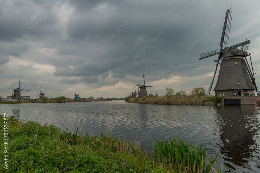 Fototapeta premium moulins Kinderdijk