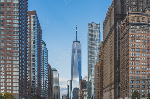 Φωτογραφία World Trade Center between buildings of lower Manhattan, in New York City, USA
