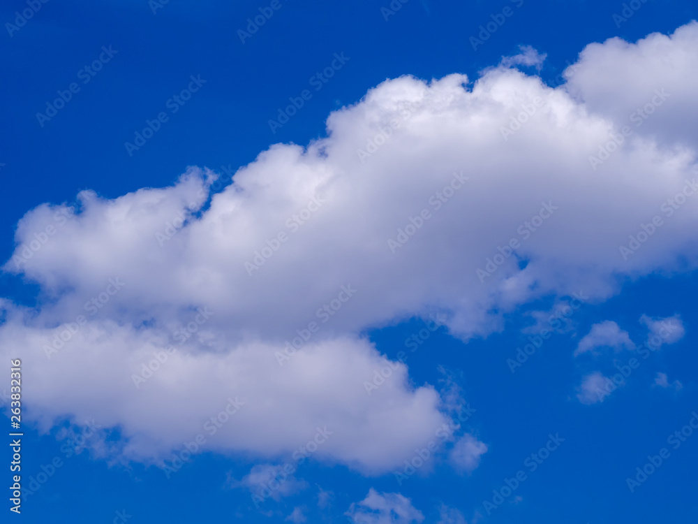 Obraz premium Natural blue sky with cloud closeup or background