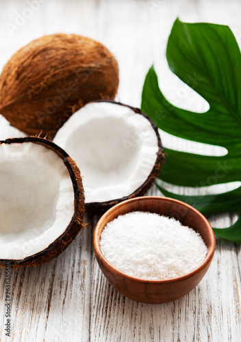 Fresh dried coconut chips