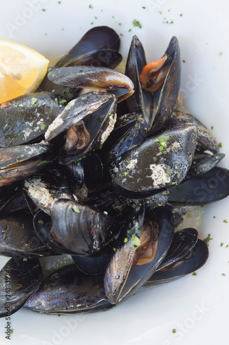 Mussels with Lemon, Food of Bocca di Magra Italy
