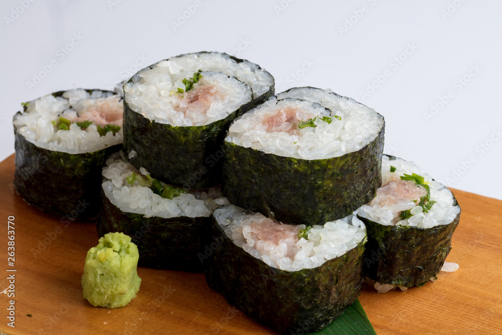 日本料理の寿司の人気なネギトロ巻き居酒屋寿司屋 日本料理の寿司の人気なネギトロ巻き居酒屋寿司屋