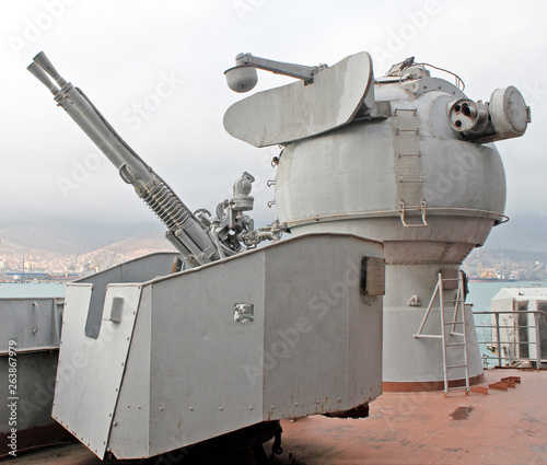 the city of Novorossiysk cruiser Mikhail Kutuzov In-11 — the Soviet 37-mm twin naval anti-aircraft gun