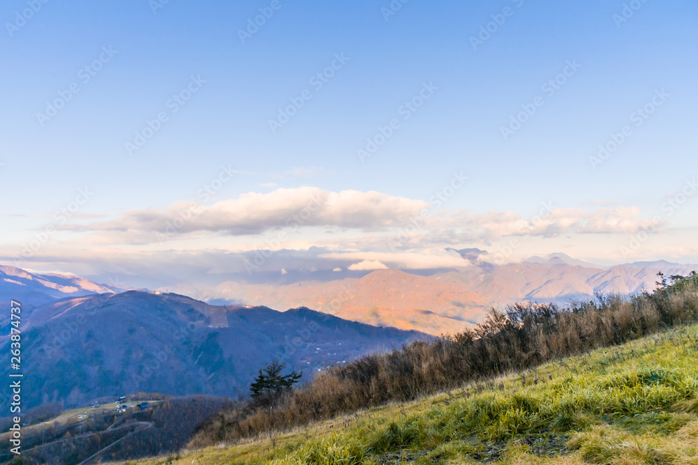 Obraz premium Beautiful landscape view of Hakuba in the winter with snow on the mountain and blue sky background in Nagano Prefecture Japan.