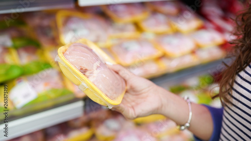 Quadro em tela meat in food store