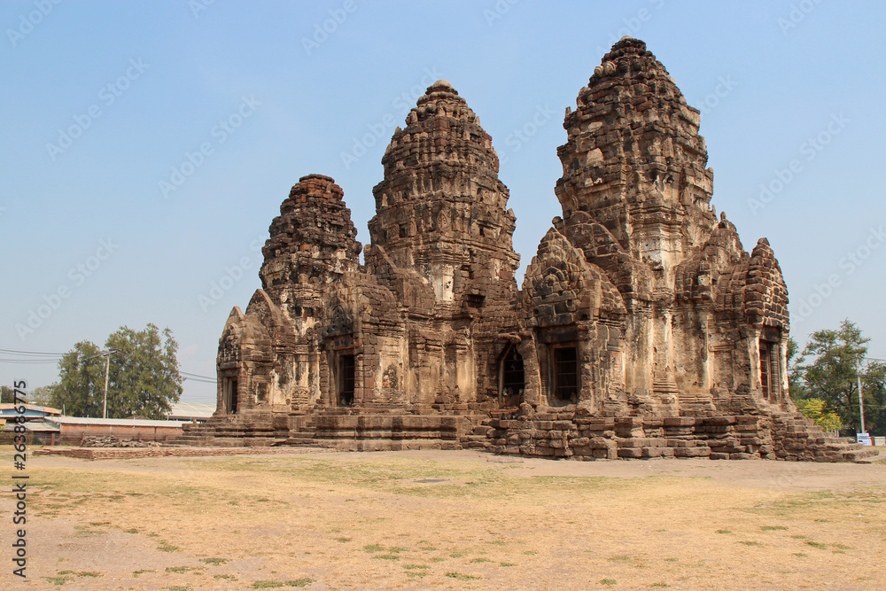 ruined temple (Prang Sam Yot) in Lopburi (Thailand) ruined temple (Prang Sam Yot) in Lopburi (Thailand)