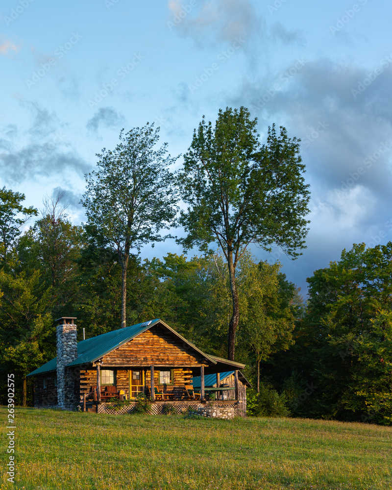 Obraz premium Golden Hour Log Cabin