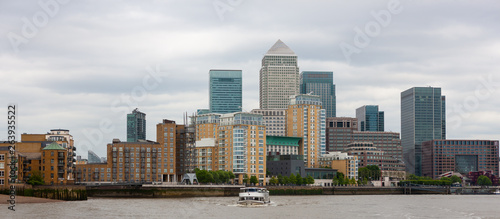 Fototapeta Naklejka Na Ścianę i Meble -  Canary Wharf skyline, River Thames waterfront, London, England