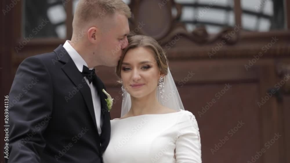 Middle celection of just married couple in park Middle celection of just married couple in park