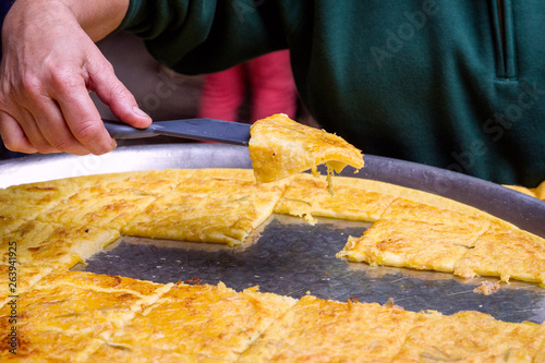 Fototapeta Naklejka Na Ścianę i Meble -  Farinata di ceci, specialità gastronomica