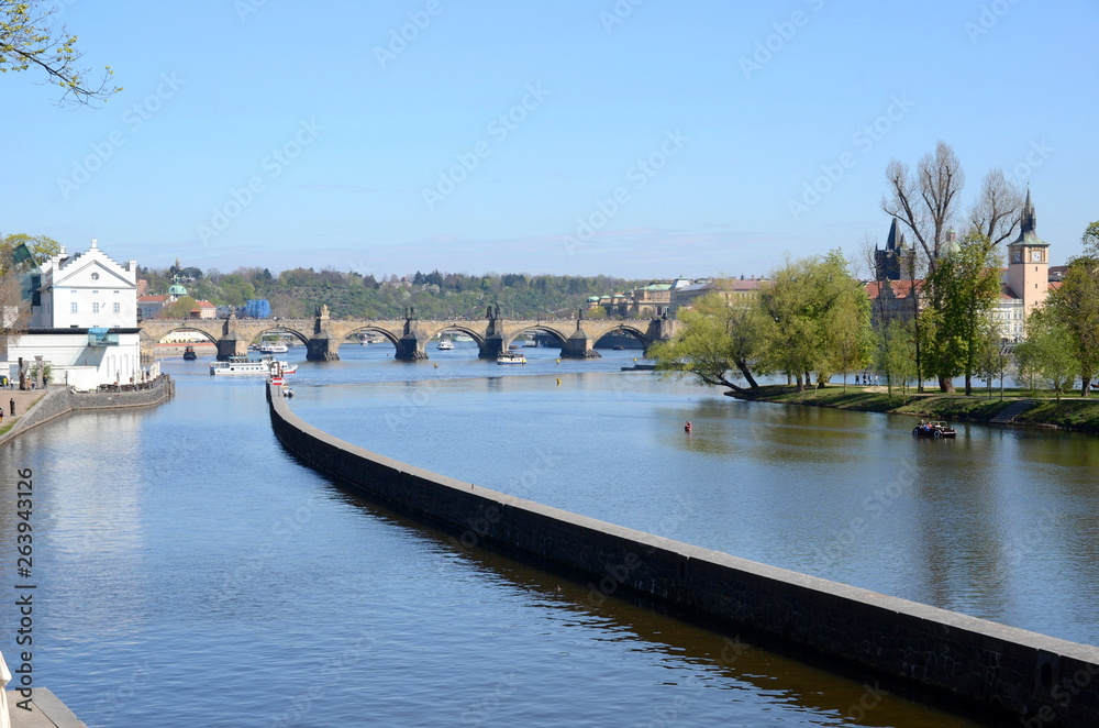 Obraz premium Charles Bridge in Prague in spring