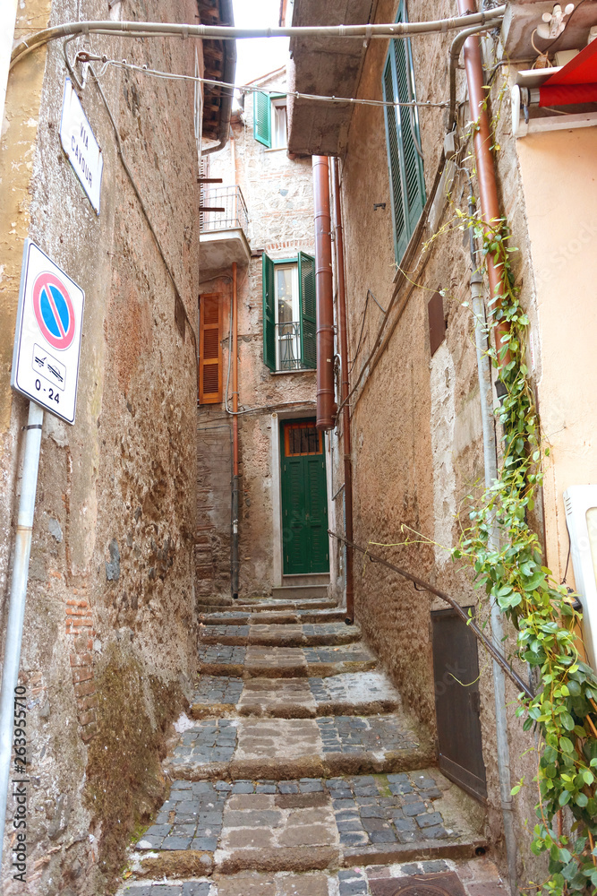 Italy, Alley-1