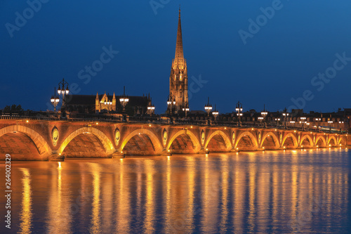 Pont de Pierre over the Garonne river in Bordeaux, France