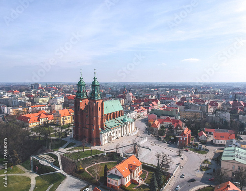 Obraz na płótnie Spring cityscape of Gniezno, Poland w salonie