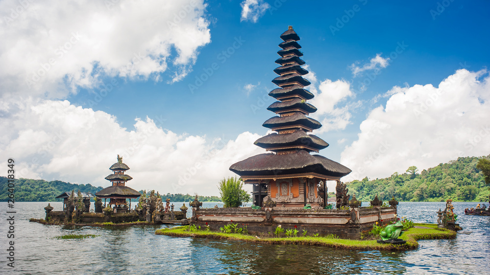 Pura Ulun Danu Bratan, famous Hindu temple on the lake Pura Ulun Danu Bratan, famous Hindu temple on the lake