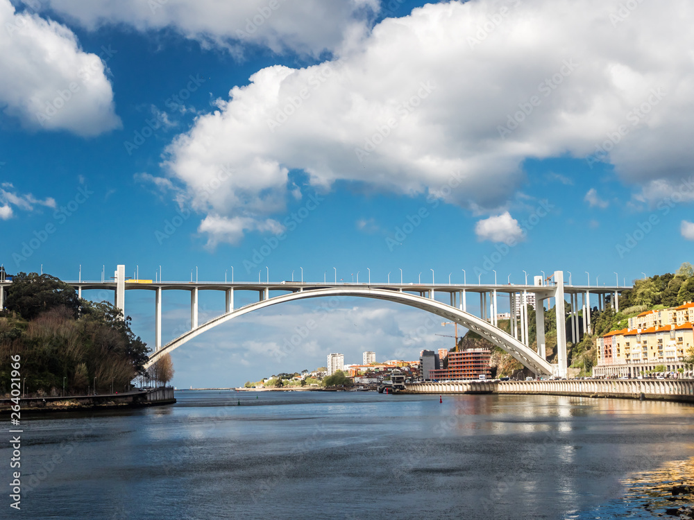 Arrábida Bridge, Porto, Portugal