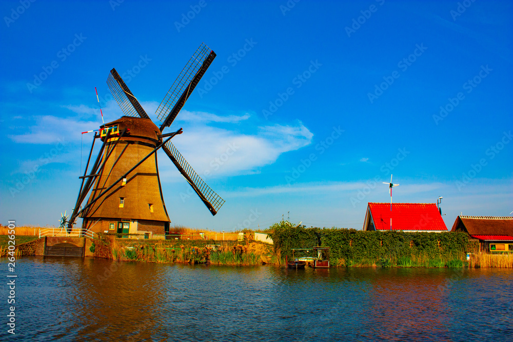 Windmill at Kinderdijk - Beautiful sunny day