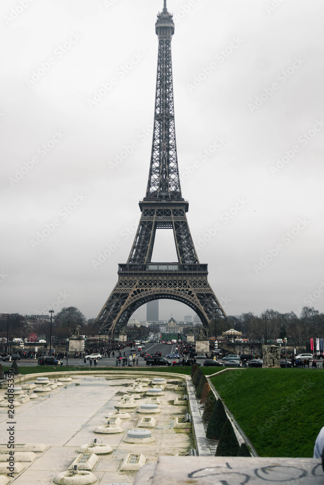 Eiffel tower seen from the palais de chaillot