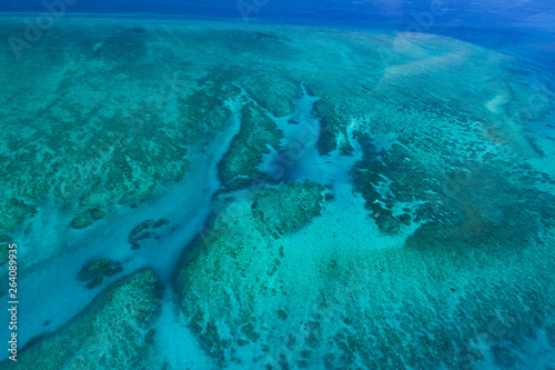 Luftaufnahme beim Helikopter-Rundflug   ber das Great Barrier Reef